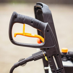 Мойка высокого давления Bort BHR-2700-R