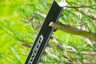 ONE + / Кусторез RYOBI HP RY18HTX60A-0 (без батареи)