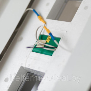 Инкубатор Несушка на 63 яйца (автомат, цифровое табло) арт. 71