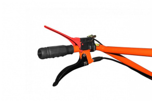 Мотоблок Кентавр 2090Б (+ почвофреза, плуг, сцепка, картофелевыкапыватель, 2 ступицы)