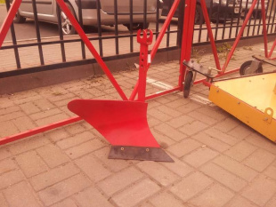 Плуг для мотоблока (стойка 16мм, ширина захвата 22 см)