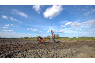 Мотоблок Кентавр 2090Б (+ почвофреза, плуг, сцепка, картофелевыкапыватель, 2 ступицы)