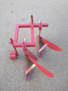 Плуг двухкорпусный для мотоблока МТЗ - П1-2х215/14-13