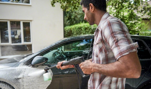 Мойка высокого давления BOSCH UniversalAquatak 125 (06008A7A00)